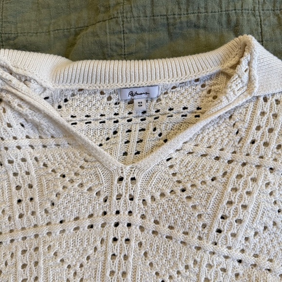 Reitmans | women's xsmall Cream V-Neck Sweater with collar - Picture 2 of 5
